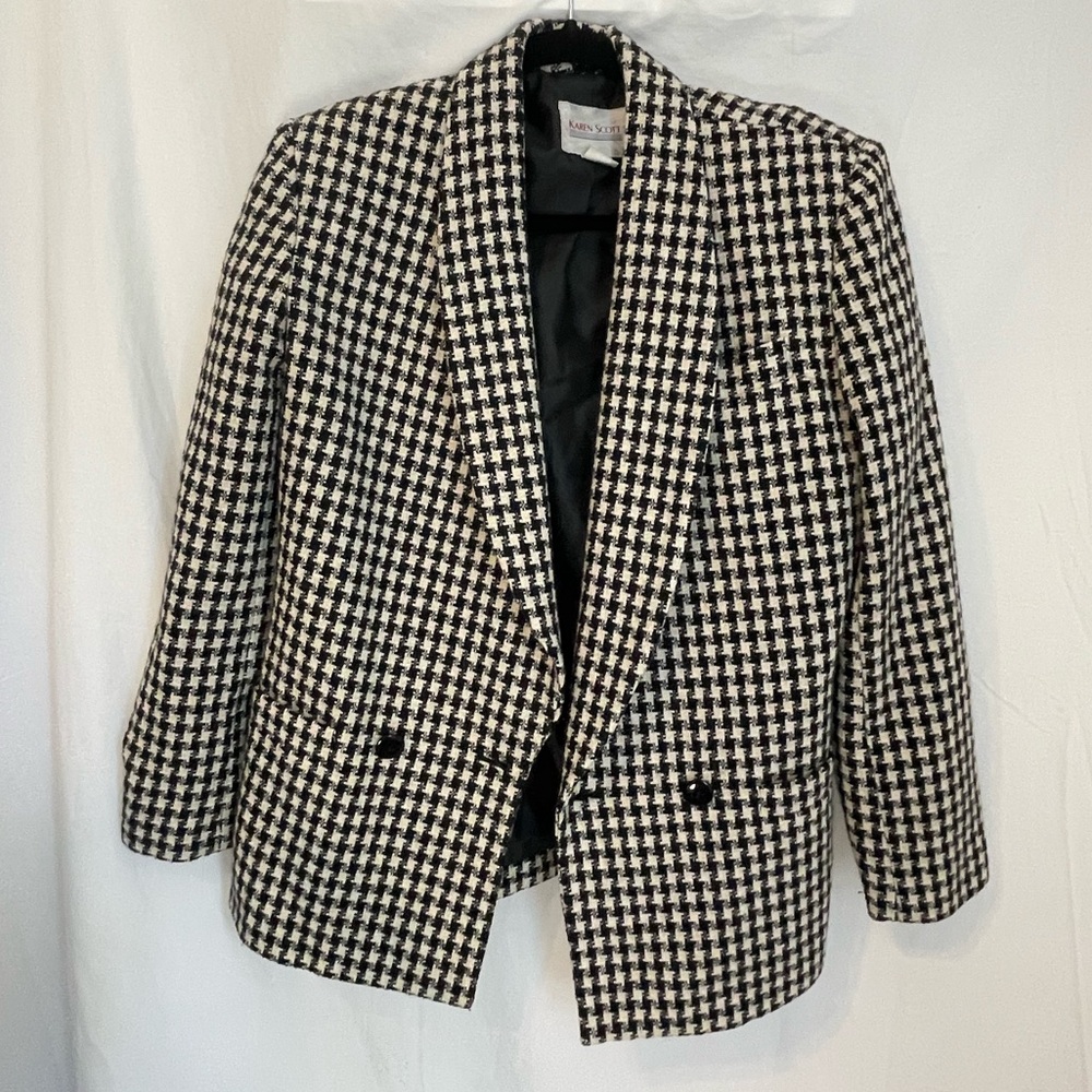 Checkered black and white blazer